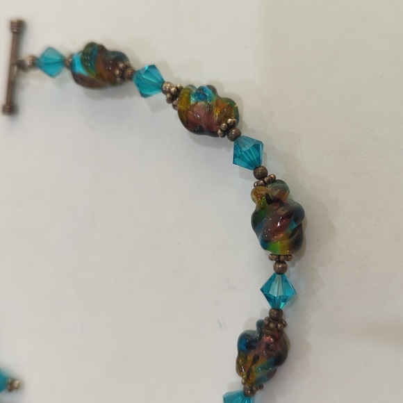 Beautiful turquoise colored bead and crystal bracelet - Picture 2 of 4